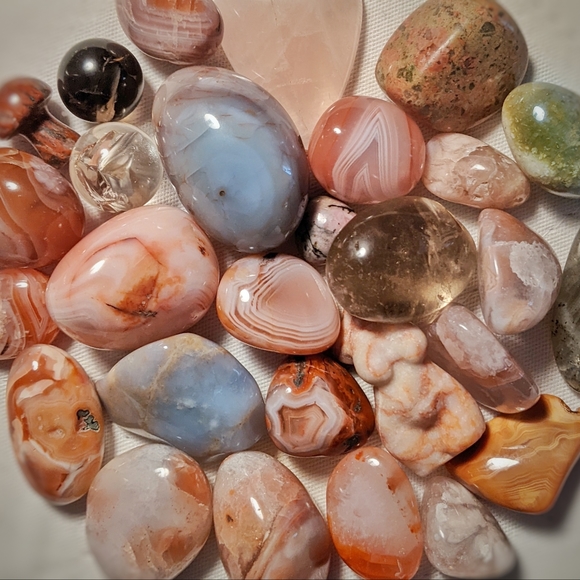 L CRYSTAL MYSTERY BOX ( $380-580 retail value) - Picture 11 of 12